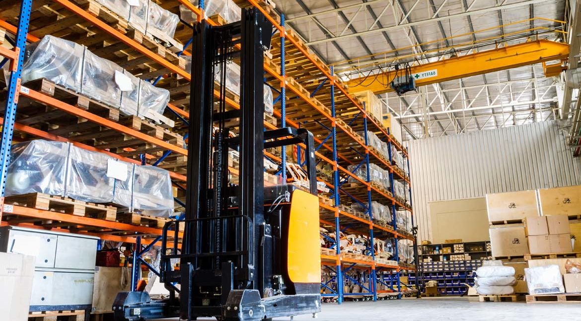 Delivering logistic services